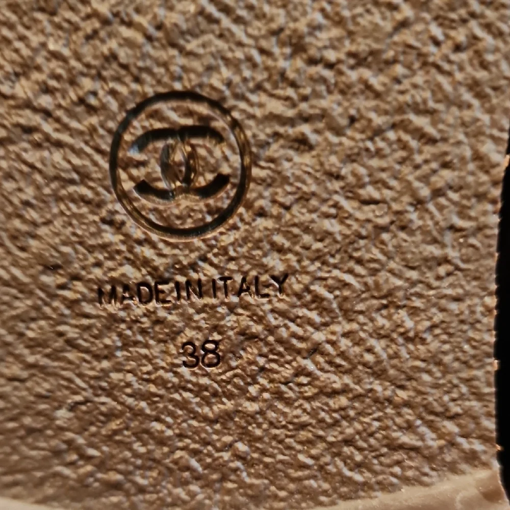 CHANEL Interlocking CC Logo Velvet Burgundy Lace-up Boots - Picture 10 of 14